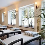Edelweiss De Luxe Mit Garten, Hotelanbindung, Saunalandschaft Und Meinecardplus * فيلنغن